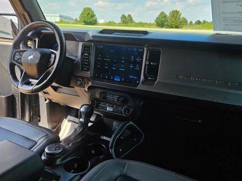 Used 2022 Ford Bronco 4-Door AWD/4WD image 17