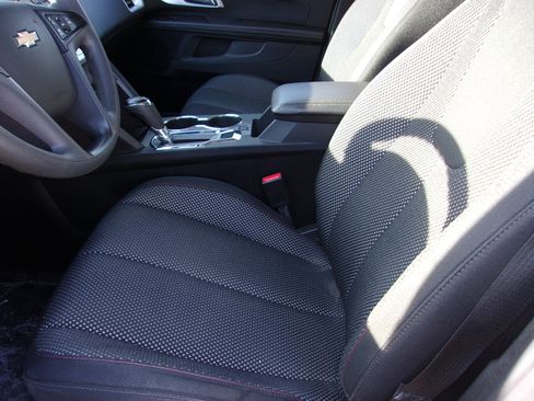 Used 2017 Chevrolet Equinox LS image 7