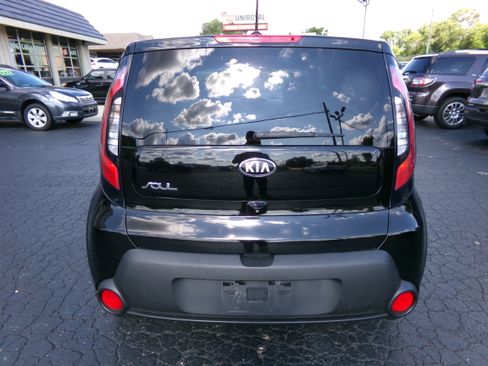 Used 2014 Kia Soul + FWD image 4