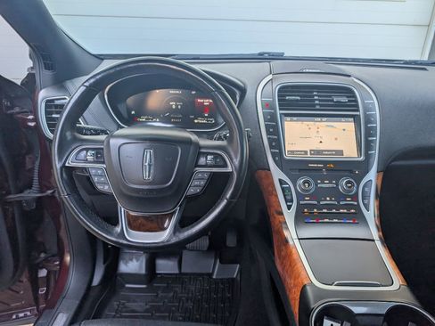 Used 2019 Lincoln Nautilus Reserve image 8