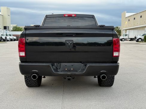 Used 2014 RAM 1500 ST RWD image 8