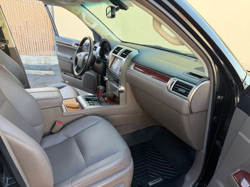 Used 2013 Lexus GX 460 image 26