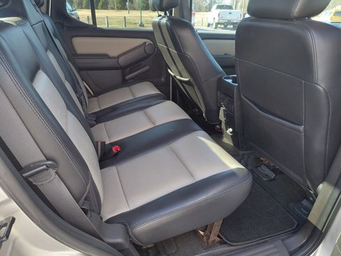 Used 2007 Ford Explorer Sport Trac Limited image 13