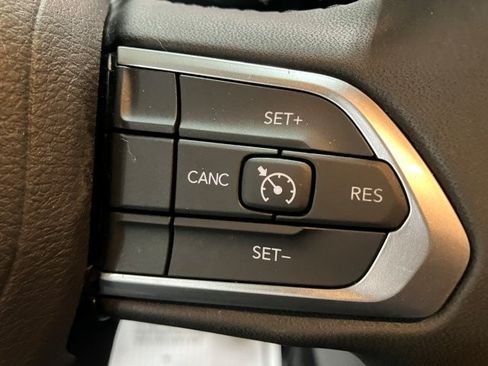 Used 2025 Jeep Compass Latitude image 13