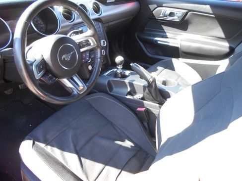 Used 2016 Ford Mustang Premium image 8