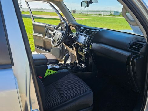 Used 2015 Toyota 4Runner 4WD image 17
