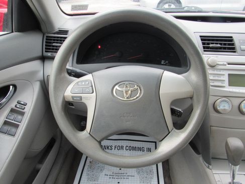 Used 2011 Toyota Camry LE Sedan FWD image 18