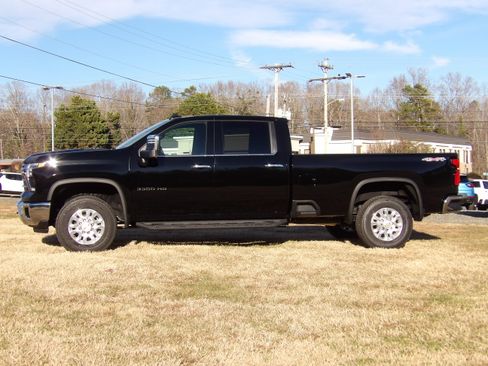 New 2026 Chevrolet Silverado 3500 LTZ image 8