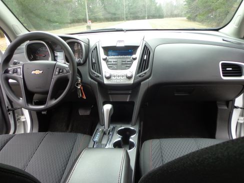 Used 2013 Chevrolet Equinox LS image 16