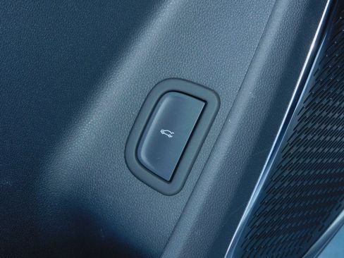 Certified 2025 GMC Acadia Elevation image 16