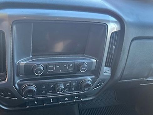 Used 2018 Chevrolet Silverado 1500 LT image 33