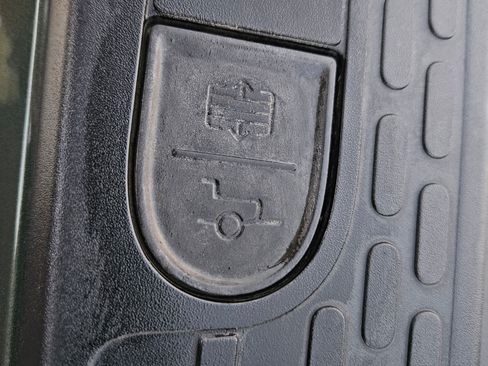 Used 2022 Rivian R1T Launch Edition image 28