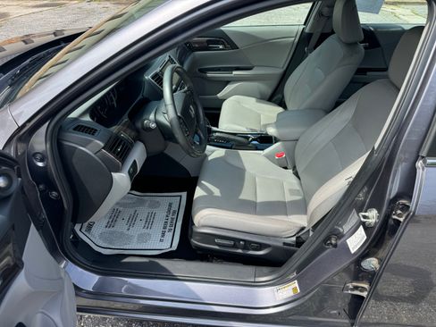 Used 2016 Honda Accord EX-L Sedan image 13