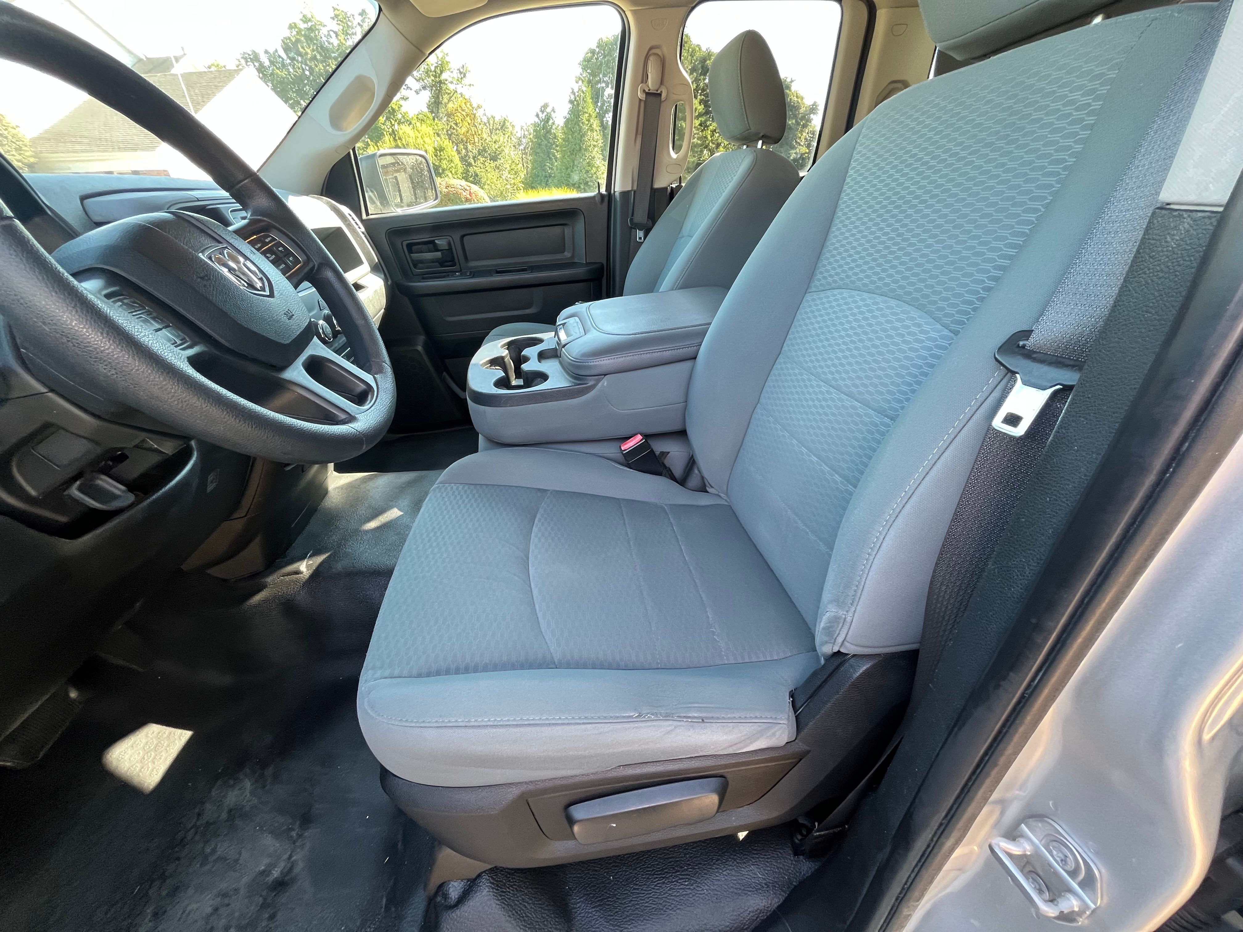 Used 2019 RAM 1500 4x4 Crew Cab Classic Tradesman image 9
