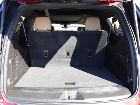 Used 2021 Chevrolet Suburban Premier image 43