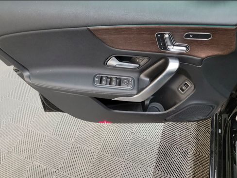 Used 2021 Mercedes-Benz A 220 image 8