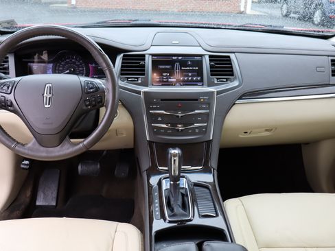 Used 2015 Lincoln MKS Elite image 19