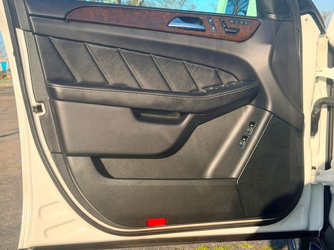 Used 2015 Mercedes-Benz GL 450 image 21