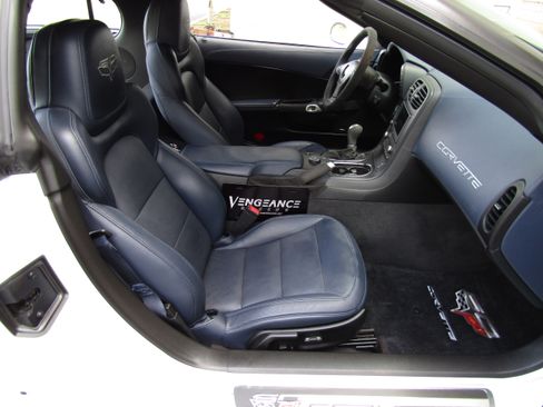 Used 2013 Chevrolet Corvette Z06 Coupe RWD image 11