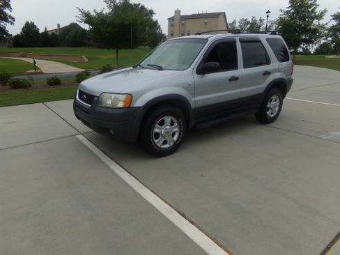 Used 2002 Ford Escape XLT image 1