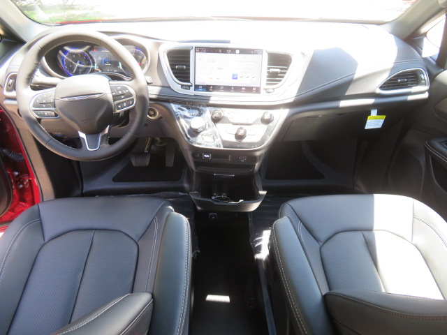 Used 2027 Chrysler Pacifica Select FWD image 26