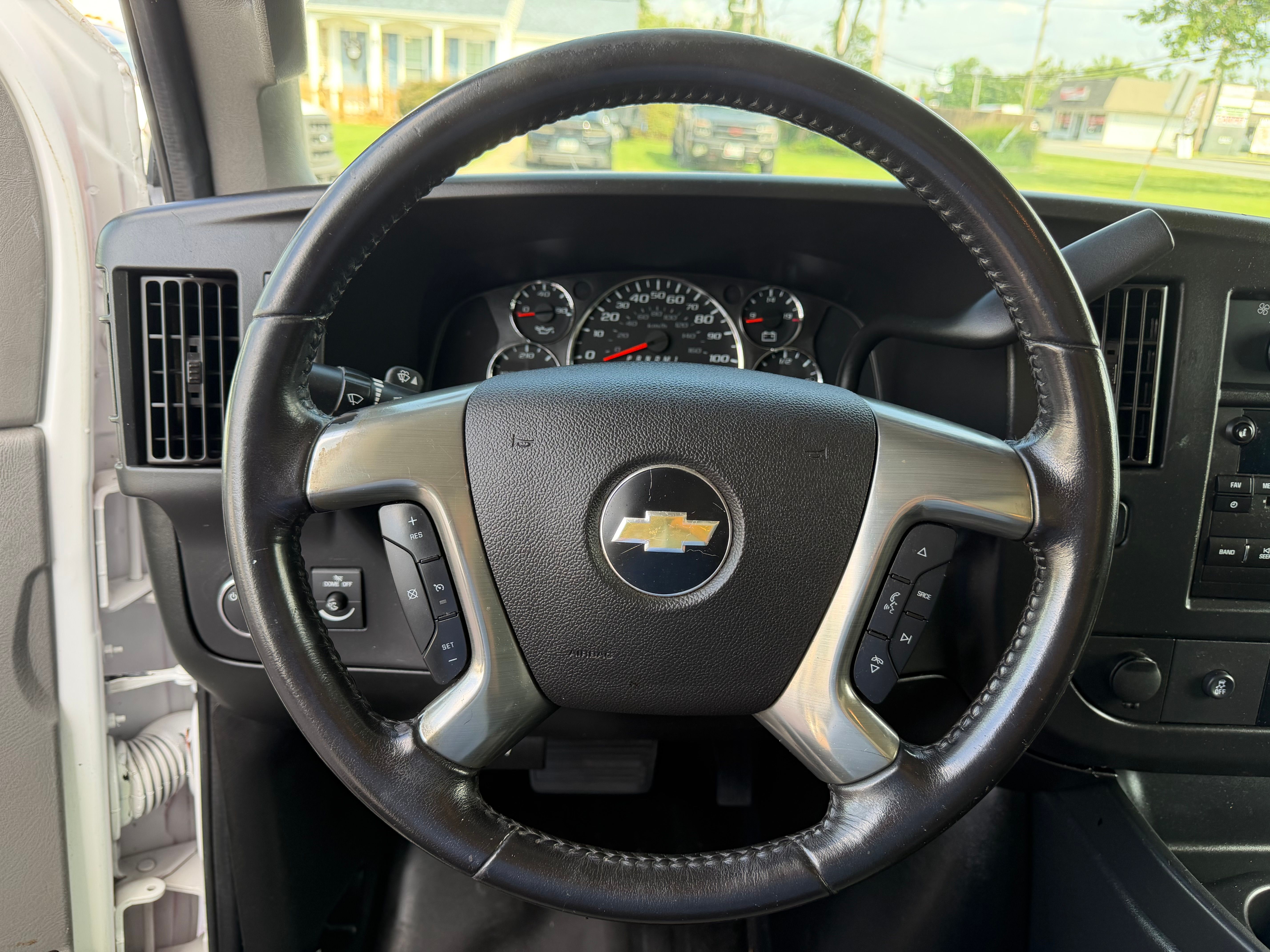 Used 2019 Chevrolet Express 3500 UNAVAIL RWD image 13