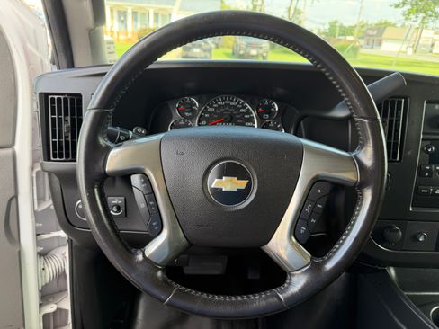 Used 2019 Chevrolet Express 3500 UNAVAIL RWD image 13