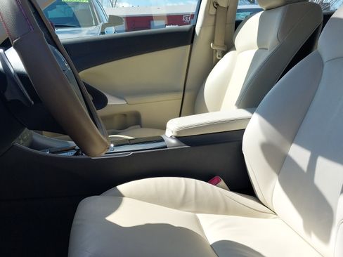 Used 2012 Lexus IS 250 Premium image 9