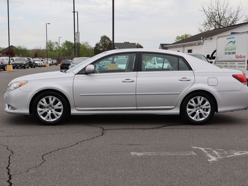 Used 2011 Toyota Avalon Limited image 5