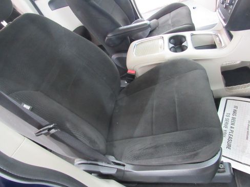 Used 2012 Dodge Grand Caravan SXT FWD image 14