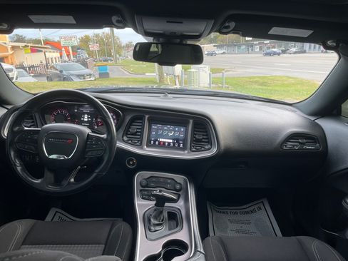 Used 2021 Dodge Challenger SXT image 10