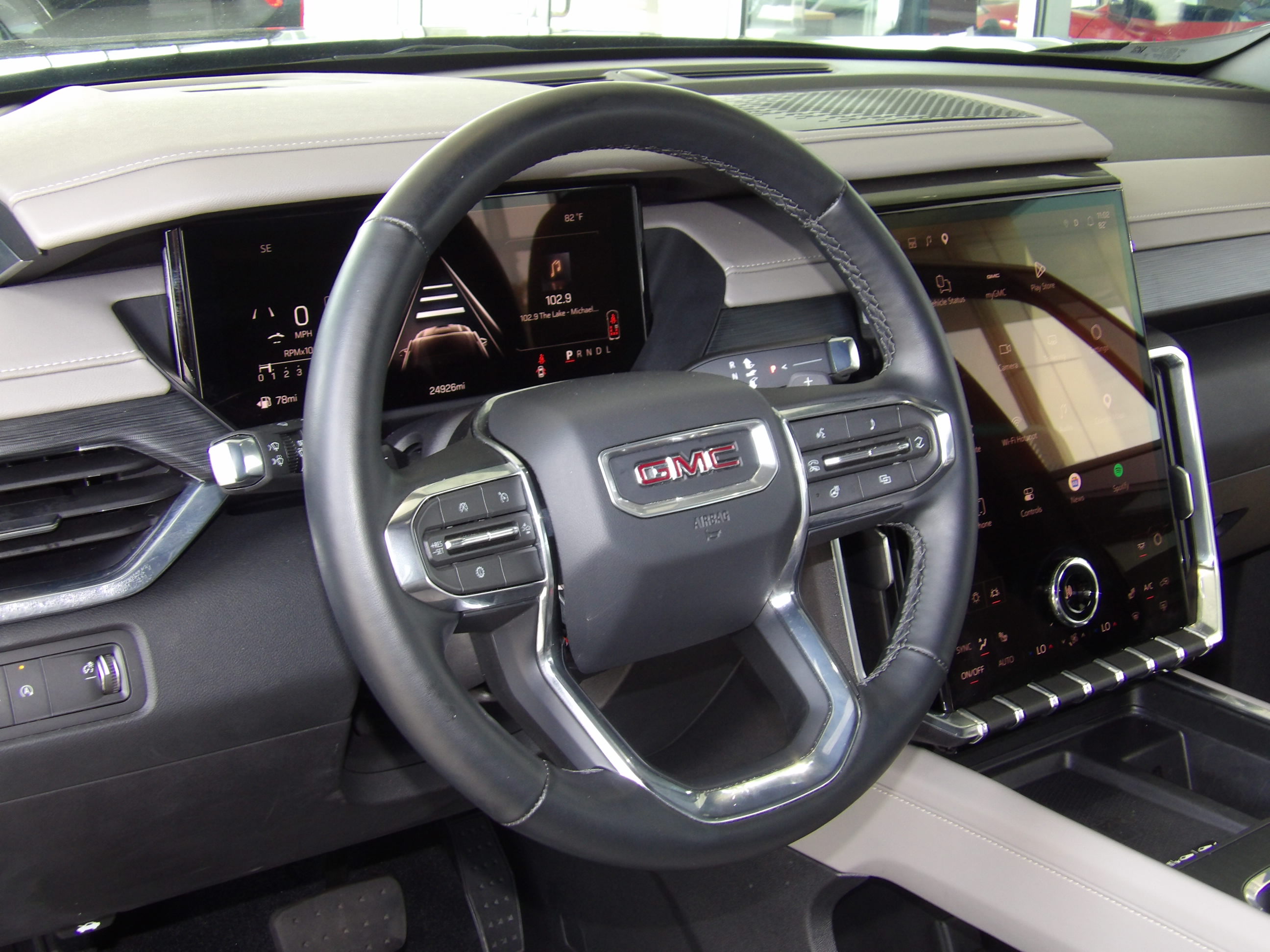Used 2026 GMC Acadia FWD Elevation image 13