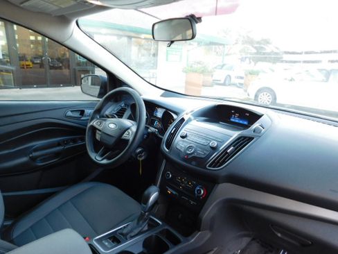 Used 2019 Ford Escape S image 23