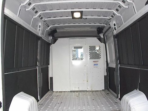 Used 2024 RAM ProMaster 2500 image 18