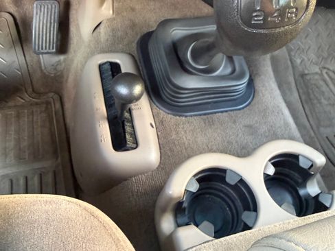 Used 2003 Chevrolet Silverado 2500 4x4 Extended Cab LS image 6