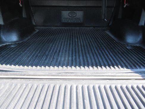 Used 2010 Toyota Tundra 4x4 CrewMax image 68