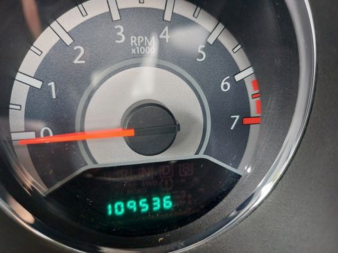 Used 2011 Chrysler 200 Touring image 20