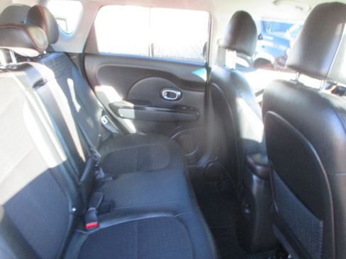 Used 2019 Kia Soul ! image 15