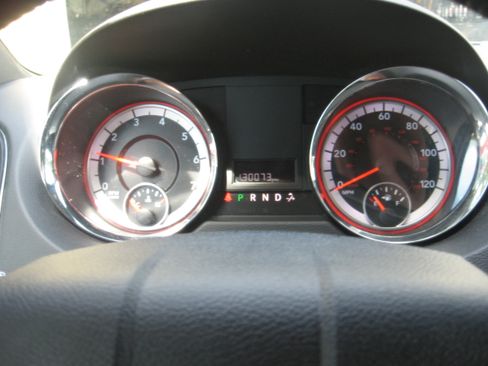 Used 2019 Dodge Grand Caravan SXT FWD image 10