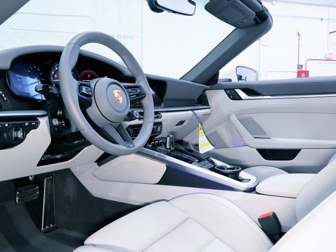 Used 2024 Porsche 911 Targa 4 GTS image 25