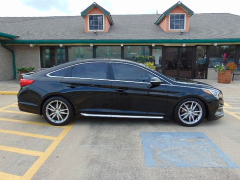 Used 2017 Hyundai Sonata Sport image 9