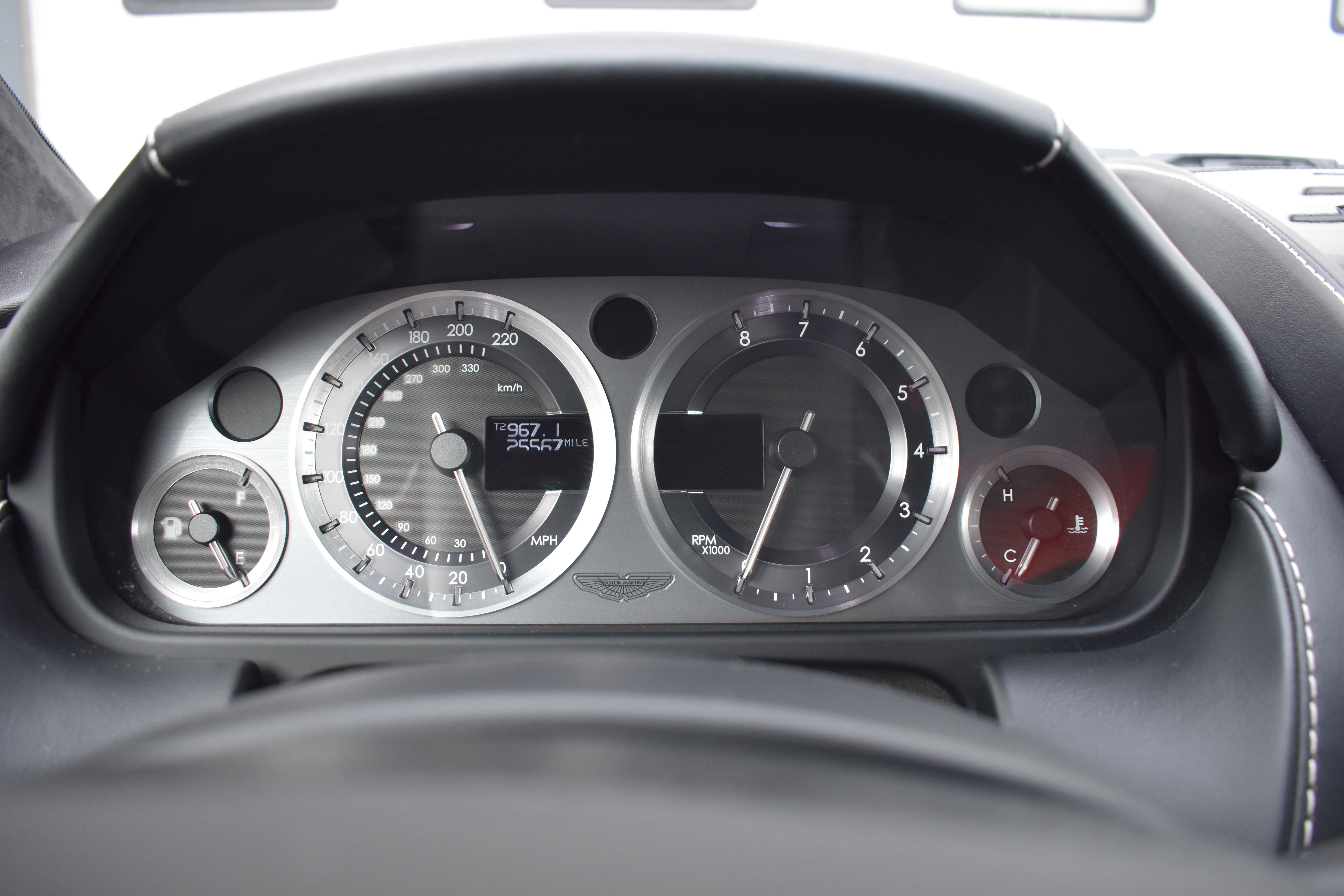 Used 2009 Aston Martin V8 Vantage Roadster RWD image 45