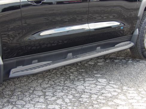 Used 2026 Chevrolet Silverado EV 4x4 Crew Cab Trail Boss image 10