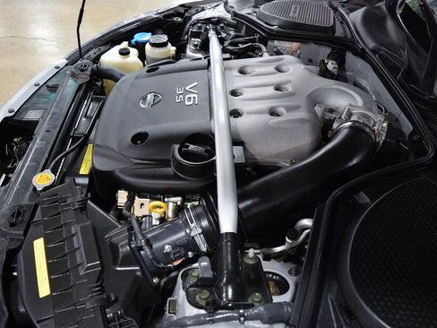 Used 2005 Nissan 350Z Touring RWD image 36