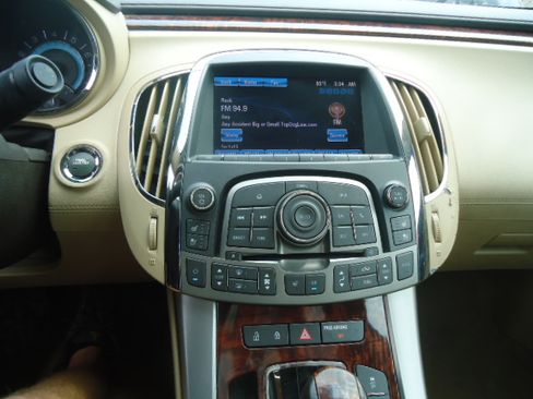 Used 2013 Buick LaCrosse Premium FWD image 4