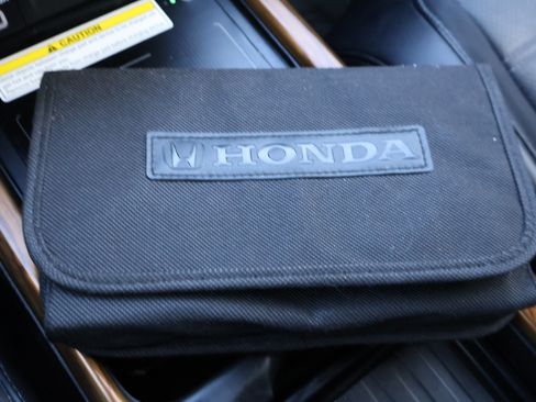 Used 2020 Honda CR-V Touring image 34