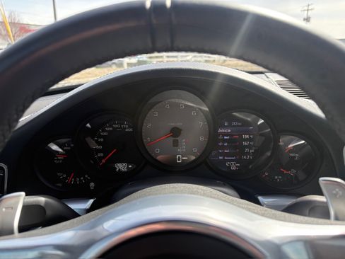 Used 2015 Porsche 911 Carrera 4S image 15