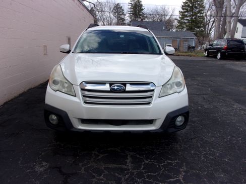 Used 2013 Subaru Outback 2.5i Premium image 2