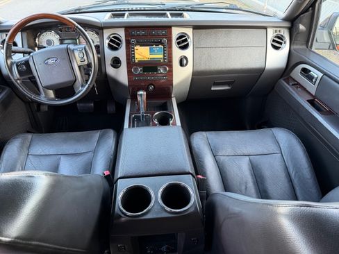 Used 2010 Ford Expedition Limited image 12