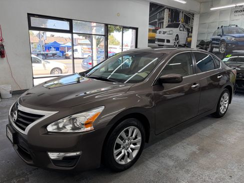 Used 2015 Nissan Altima 2.5 S FWD image 2